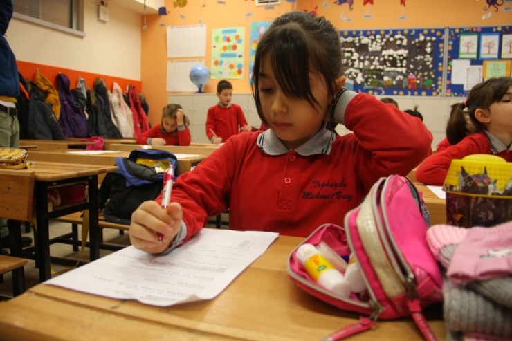 İstanbul’da 2 Milyon 819 Bin Öğrencinin Karne Heyecanı