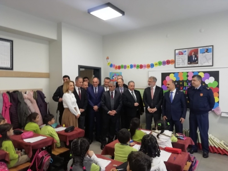 Kayseri’de 308 Bin 35 Öğrenci Karnelerini Aldı