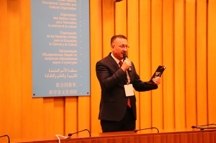 Adapazarı’nda, Paris’ten Çocuk Dostu Kent Ödülü Geldi