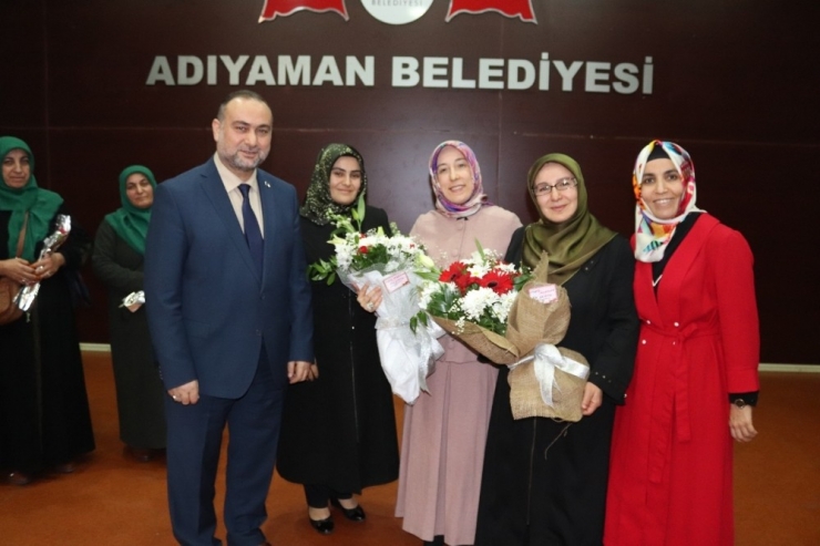 “Kur’an Halkaları Kardeşlik” Konferansı Düzenlendi