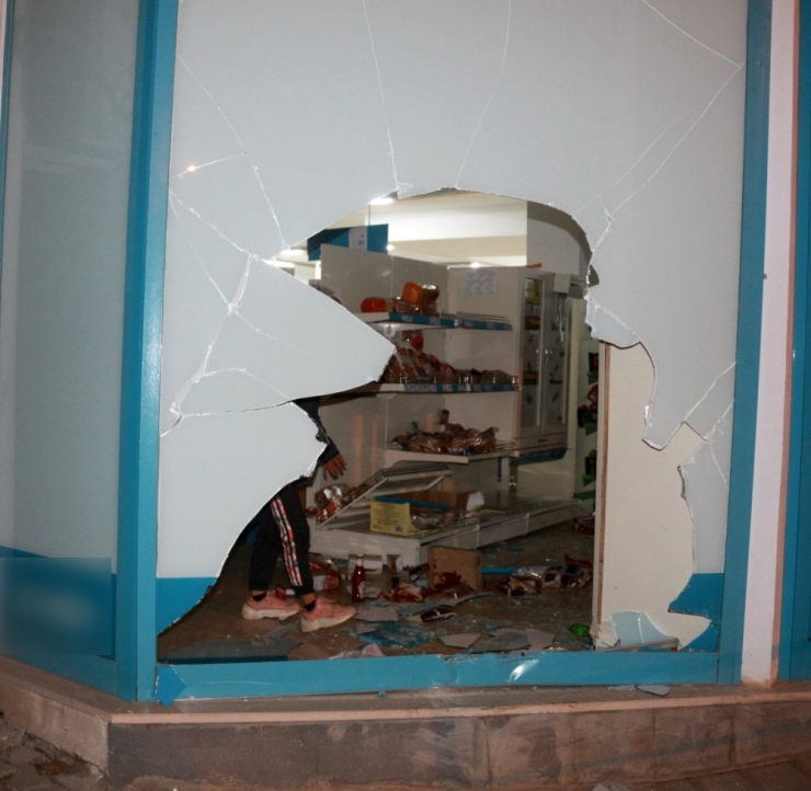 Alkollü Sürücü Motosikletiyle Markete Daldı