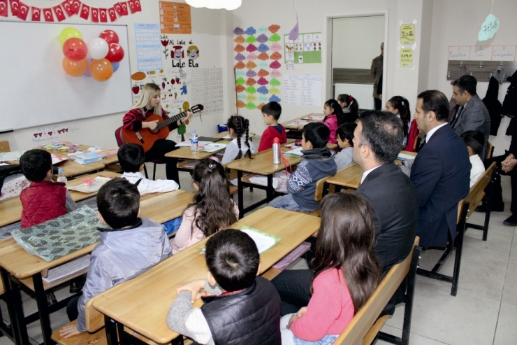 Kahta’da Öğrencilerin Karne Sevinci