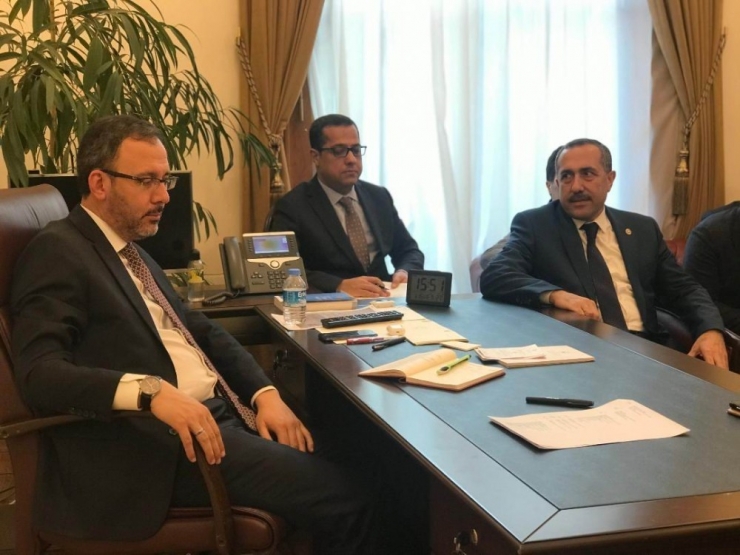 Van Heyetinden Gençlik Ve Spor Bakanı Kasapoğlu’na Ziyaret