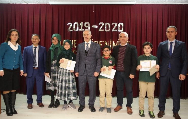 Başkan Gültak, Çocukların Karne Heyecanını Paylaştı