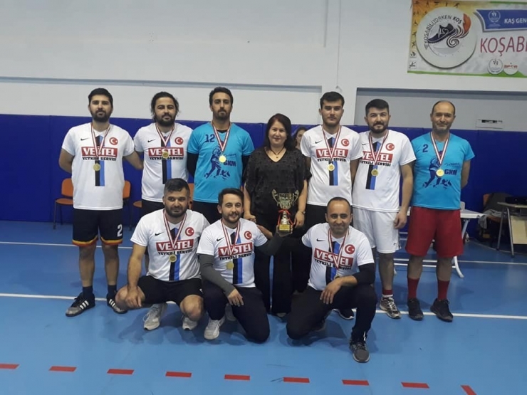 Kaş’ta Voleybolun Şampiyonu Belli Oldu