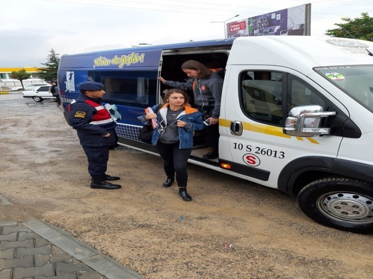 Jandarma 39 Aranan Şahsı Yakaladı