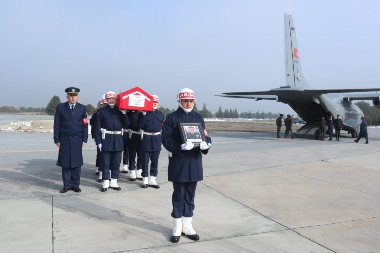 Eskişehirli Şehidin Naaşı Memleketine Getirildi