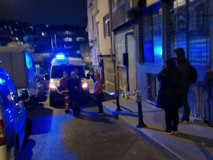 90 Yaşındaki Kadın Kızının Cesedi İle 3 Gün Aynı Evde Yaşadı