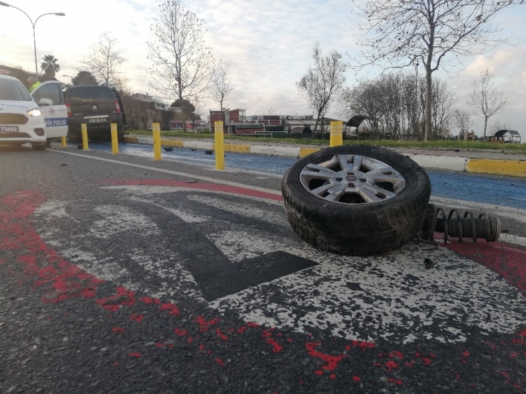 Babasından Uyurken Arabayı Kaçıran Genç, Drift Yaparaken Polise Yakalandı, Kaza Yaptı