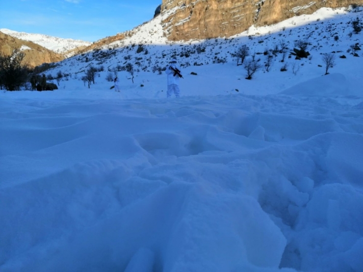 Vali Pahlivan: "Kaybolan Çifti Arama Kurtarma Çalışmaları Devam Ediyor"