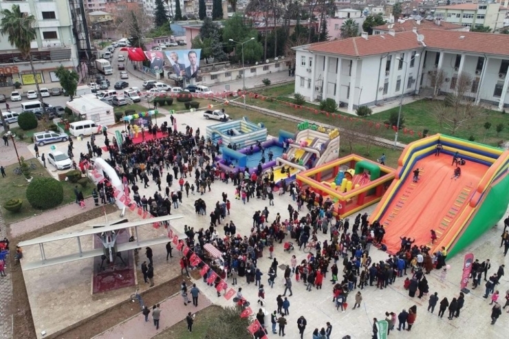 Ceyhan’da Çocuklar Karne Şenliğinde Eğlendi