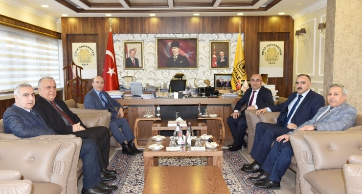 Dü Rektörü Prof. Dr. Gül, Azerbaycan Kars Başkonsolosu Guliyev’i Ağırladı