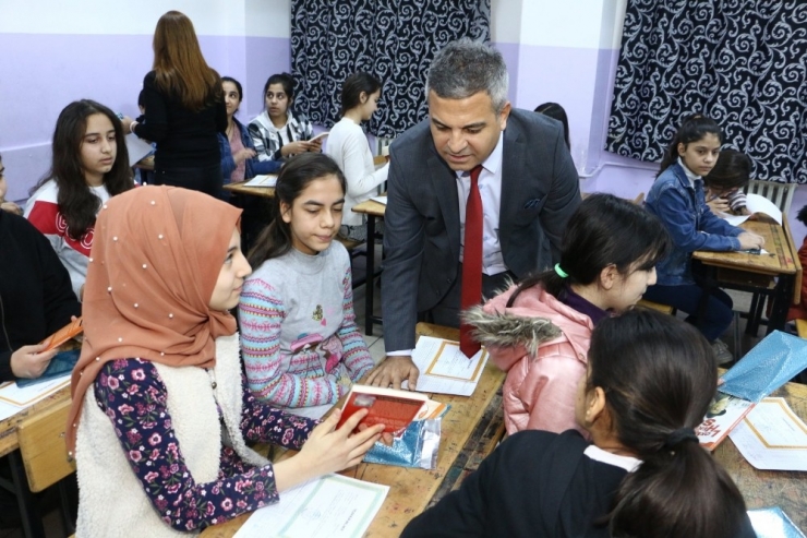 Diyarbakır’da 500 Bin Öğrenci Karne Aldı