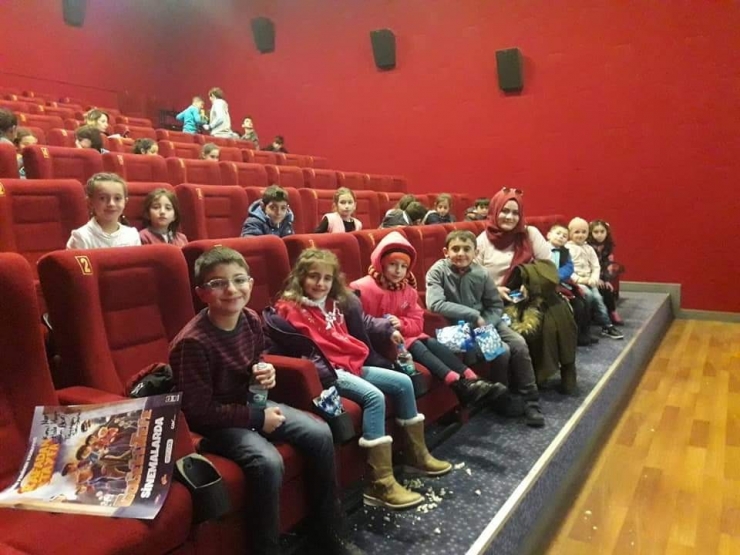 Çocuklar İlk Kez Sinema İle Tanıştı