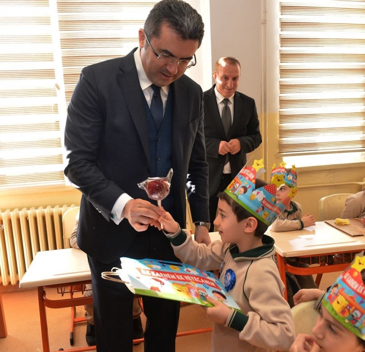 Erzurum’da Miniklerin Karne Heyecanı