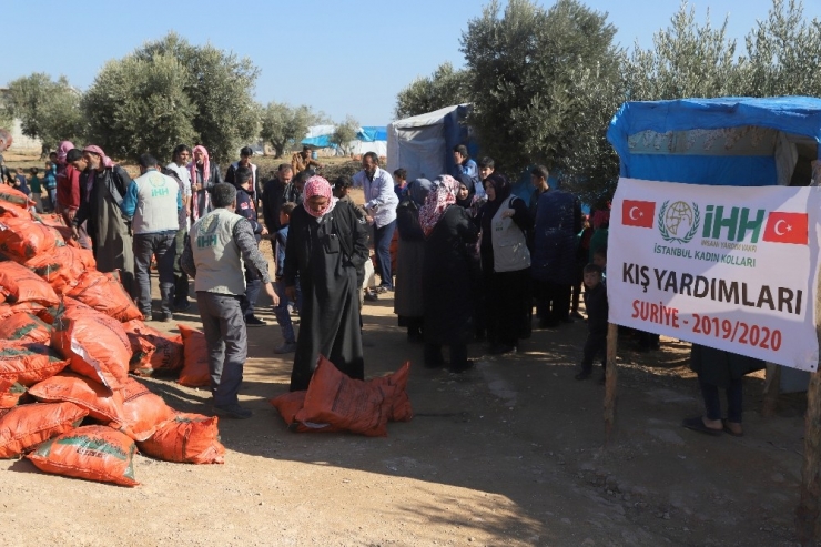 Azez’de Suriyelilere Kış Yardımı