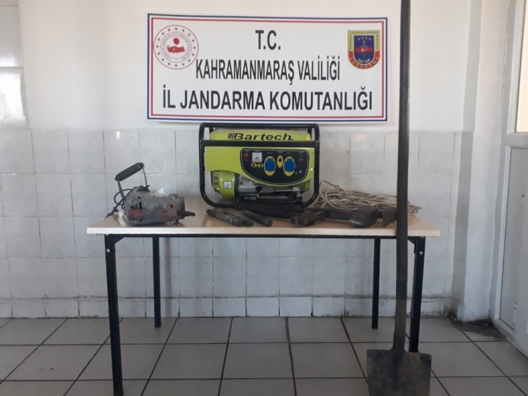Kahramanmaraş’ta Kaçak Kazı Yapan 3 Kişi Yakalandı
