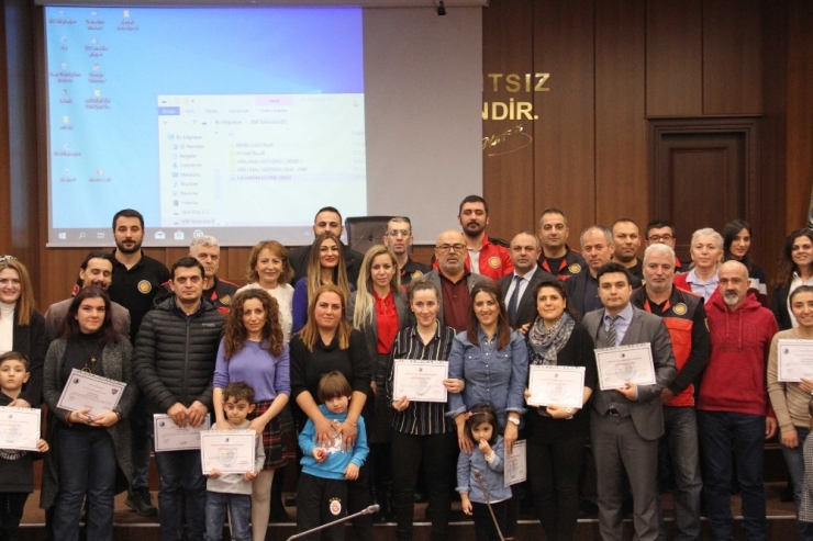 Kartal’da Kreş Velilerine Afet Ve İlk Yardım Sertifikaları Verildi