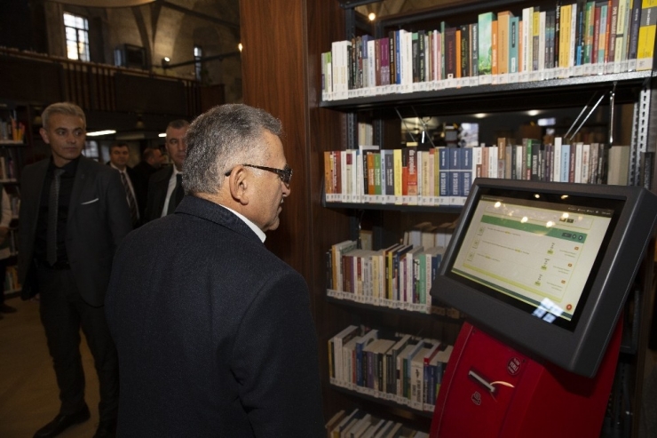 Şehir Kütüphanesi’ni 2 Günde 5 Bin Kişi Ziyaret Etti