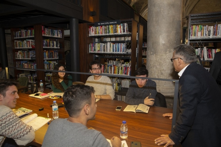 Şehir Kütüphanesi’ni 2 Günde 5 Bin Kişi Ziyaret Etti