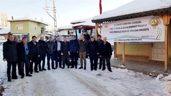 Köylülerin Kurduğu Kooperatife Traktör Desteği