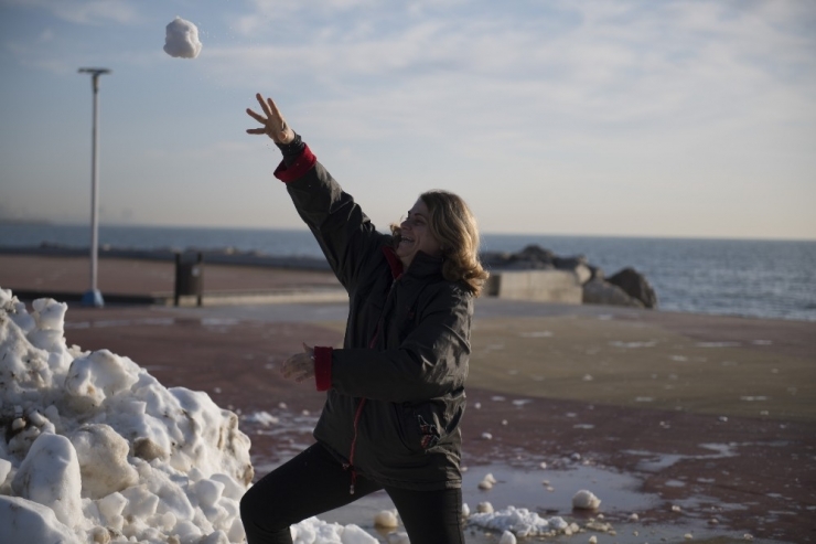 Büyükşehir Belediyesinden Mersinlilere Kar Sürprizi