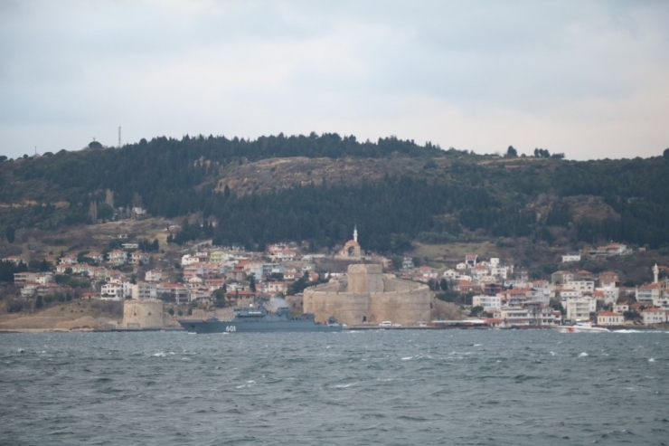 Rus Askerî Gemileri Çanakkale Boğazı’ndan Geçti