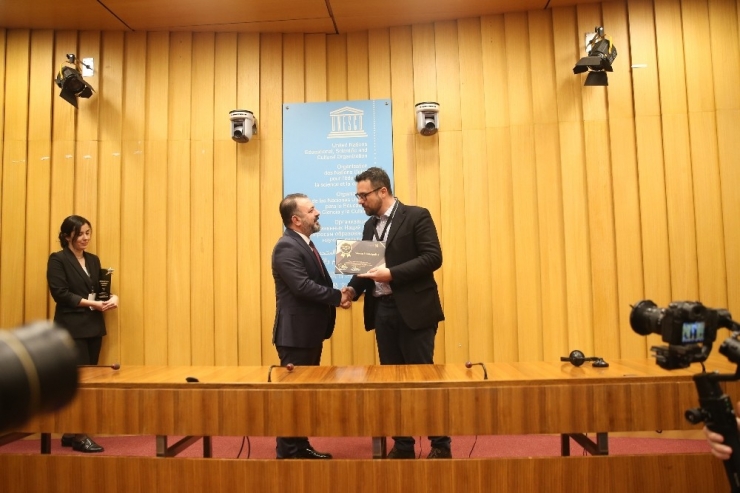 Paris’ten Sincan Belediyesine Ödül