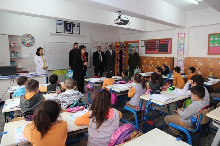 Yarıyıl Tatilinde Belediyeden Miniklere Okuma Seti