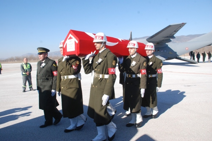 Şehit Teğmenin Cenazesi Memleketi Tokat’a Getirildi