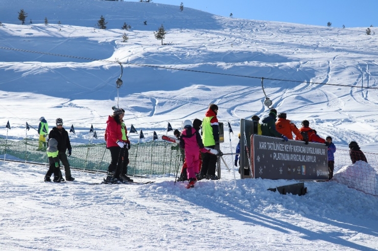 Kartalkaya’da, Yarıyıl Tatili Yoğunluğu
