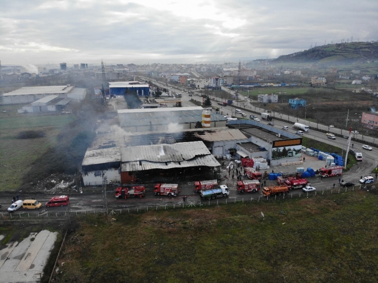 Fabrika Yangınında Facianın Eşiğinden Dönüldü