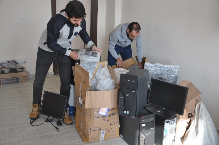 Yargıtay’dan Yüksekova’daki Okula Bilgisayar Desteği