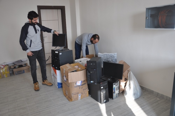 Yargıtay’dan Yüksekova’daki Okula Bilgisayar Desteği