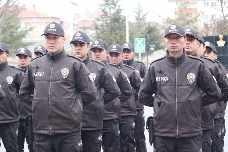Aksaray’da Bekçiler Sokakların Asayişini Sağlıyor