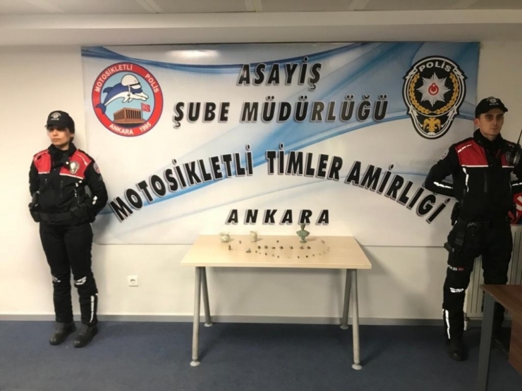 Başkent’te 2200 Gram Uyuşturucu Ve 45 Adet Tarihi Eser Yakalandı