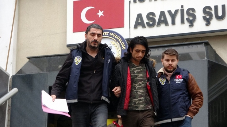 Bahçelievler’de İş Yeri Sahibini Silahla Gasp Ettiler