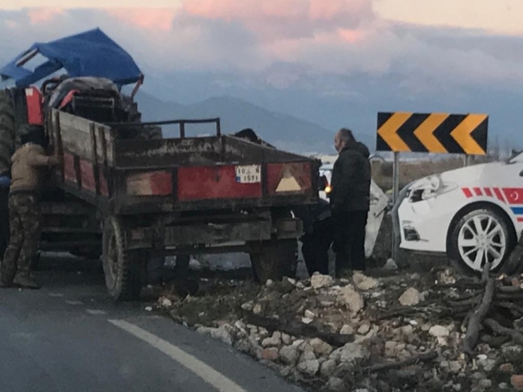 Devrilen Traktörün Altında Kalan Sürücü Hayatını Kaybetti
