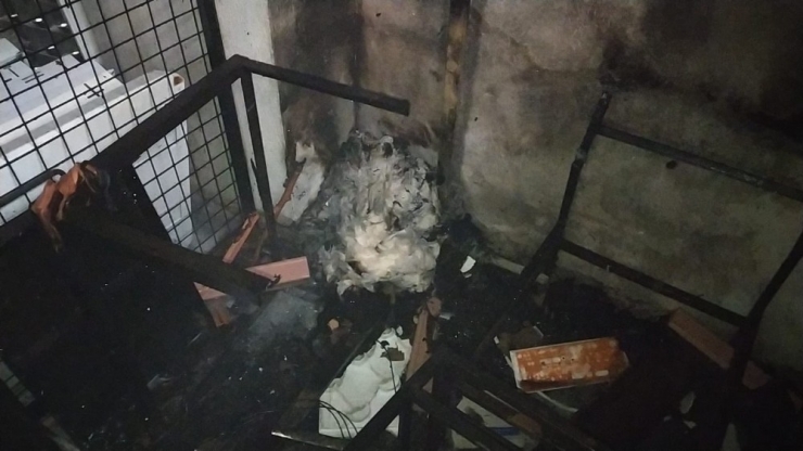 Bodrum Katta Çıkan Yangın Bina Sakinlerini Sokağa Döktü