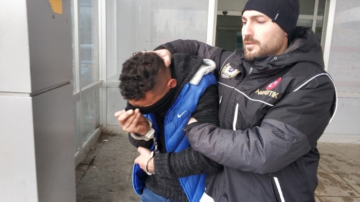 Uyuşturucu Ticaretinden Gözaltına Alındılar