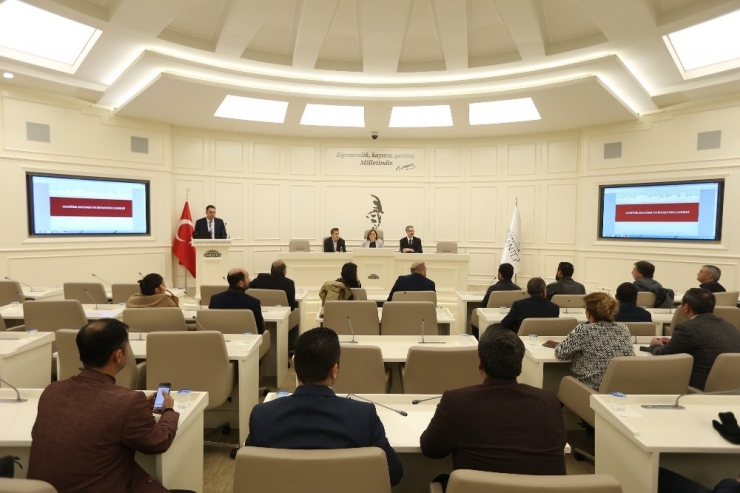 Büyükşehir, Atatürk Bulvarı Ve İstasyon Caddesi İçin Kolları Sıvadı