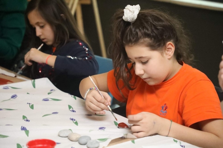 Göktürk’teki Taş Tablo Yapımı Atölyesi’ne Büyük İlgi