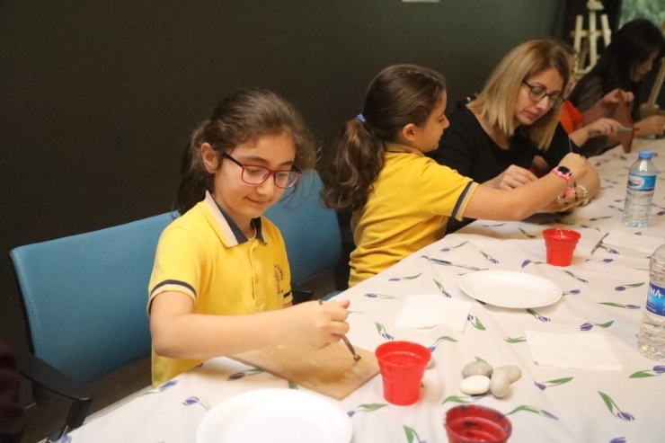 Göktürk’teki Taş Tablo Yapımı Atölyesi’ne Büyük İlgi