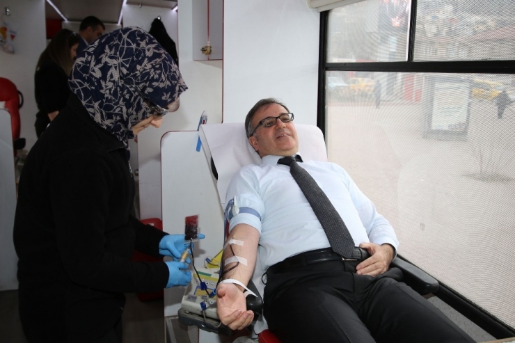 Başkan Özdoğan’dan Kızılay’a Destek