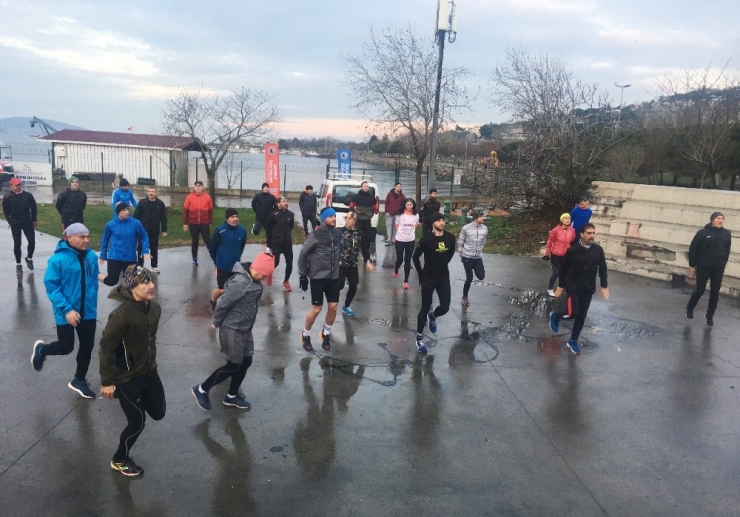 Kartallılar Soğuğa Aldırış Etmeden Sabah Sporunda Buluştu