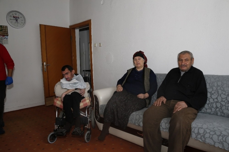 Yaşlılar Büyükşehir İle Yalnız Değiller