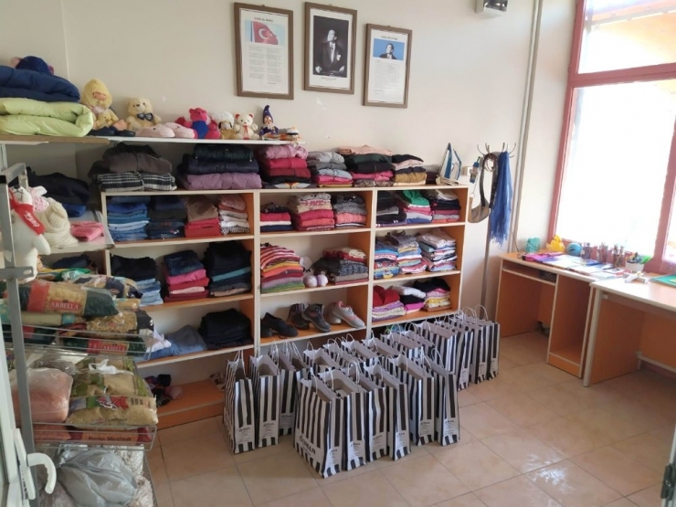 Salihli Beşiktaşlılardan Öğrencilere Destek