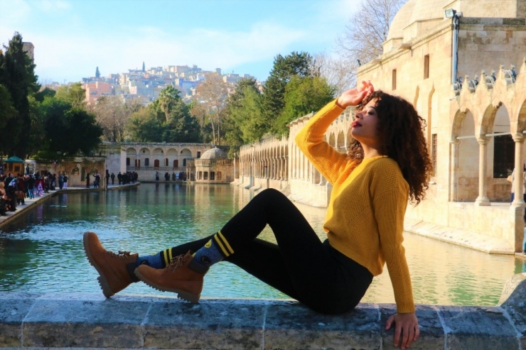 Mimarlık Mesleğini Bırakıp Otostopla Dünyayı Geziyor