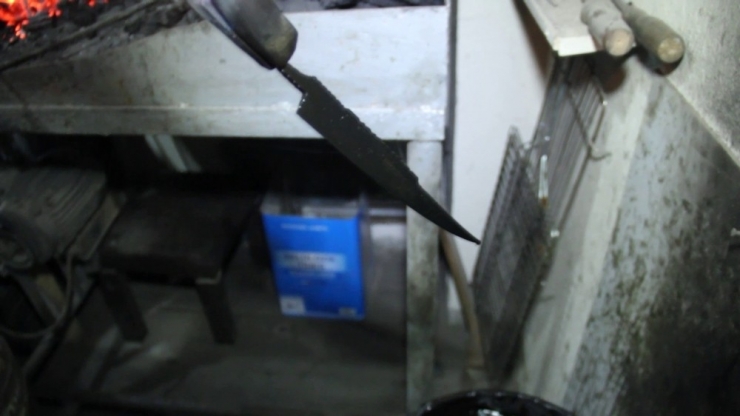 Eşine Yardım İçin Başladı, İlçede Tek Bıçak Kadın Ustası Oldu