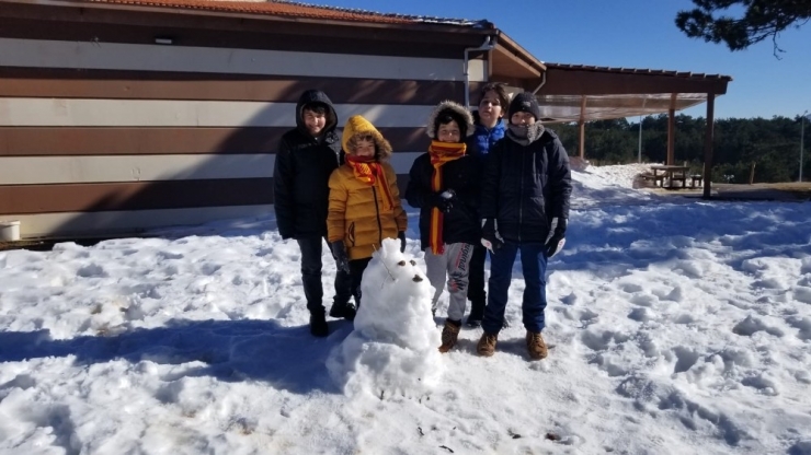 Soma Kaymakamlığından Şehit Çocuklarına Karne Hediyesi